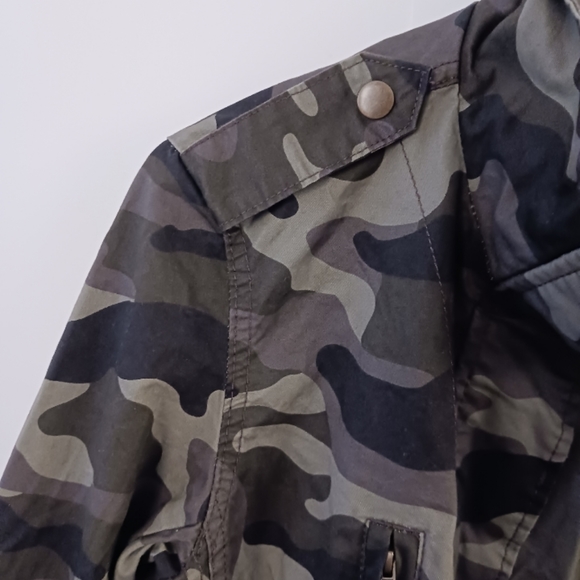 Love Tree Women's Cargo Jacket Camouflage Military Size Medium Green Zipper Up - Picture 8 of 11